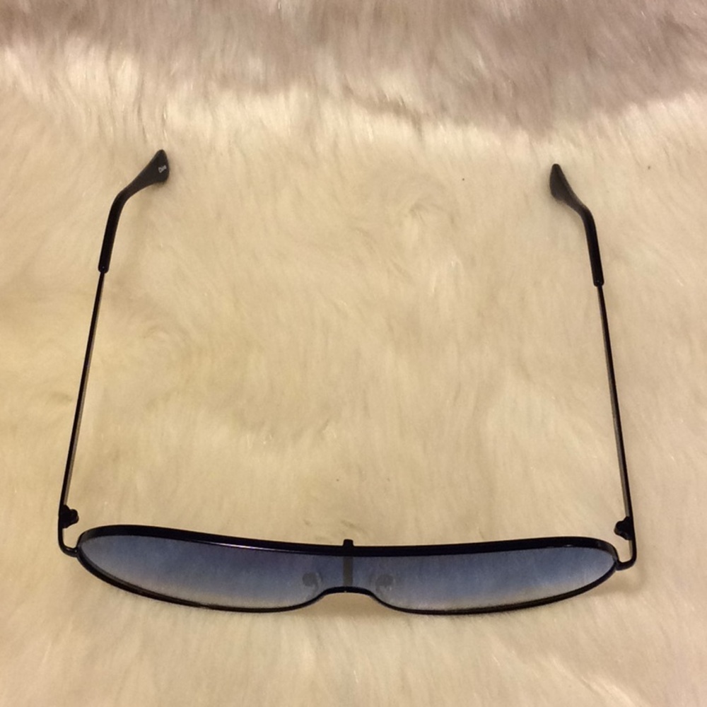 Oversized Sunglasses - Picture 4 of 6
